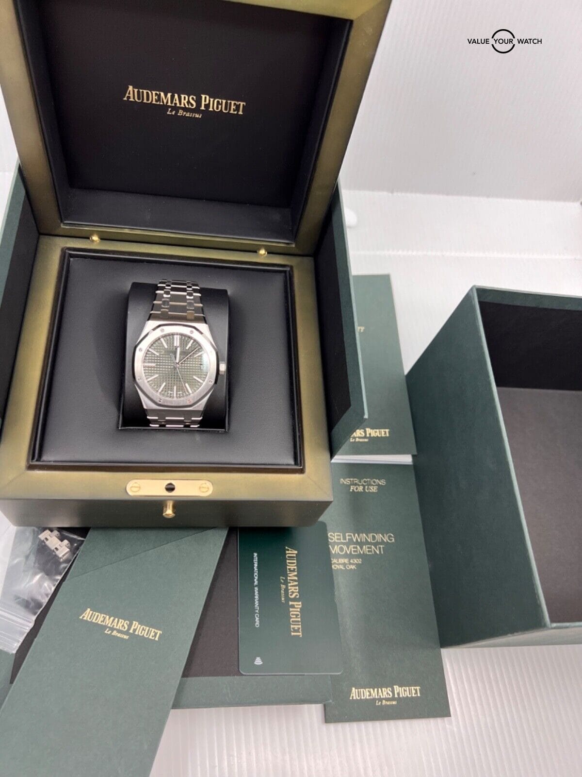 Audemars Piguet Royal Oak 50th Anniversary Khaki Green Dial 41mm Steel 15510ST - Image 4