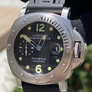 2008 Panerai Luminor Submersible (PAM00024)wq