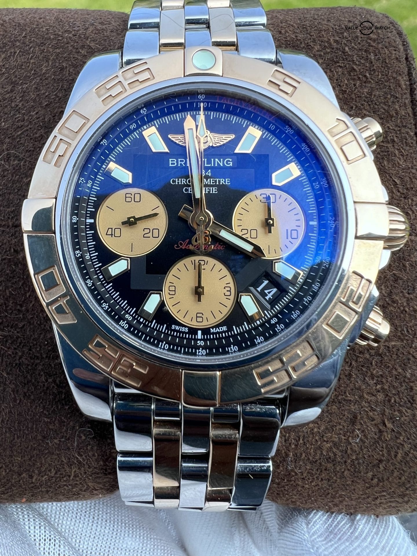linned ventilation slogan Breitling Chronomat 41 Two Tone Gold/Steel CB0140 | Value Your Watch