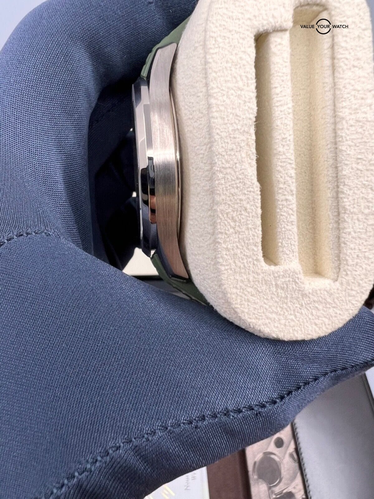 NEW 2021 Complete Patek Philippe Aquanaut White Gold 42mm 5168G Khaki Green Dial - Image 2