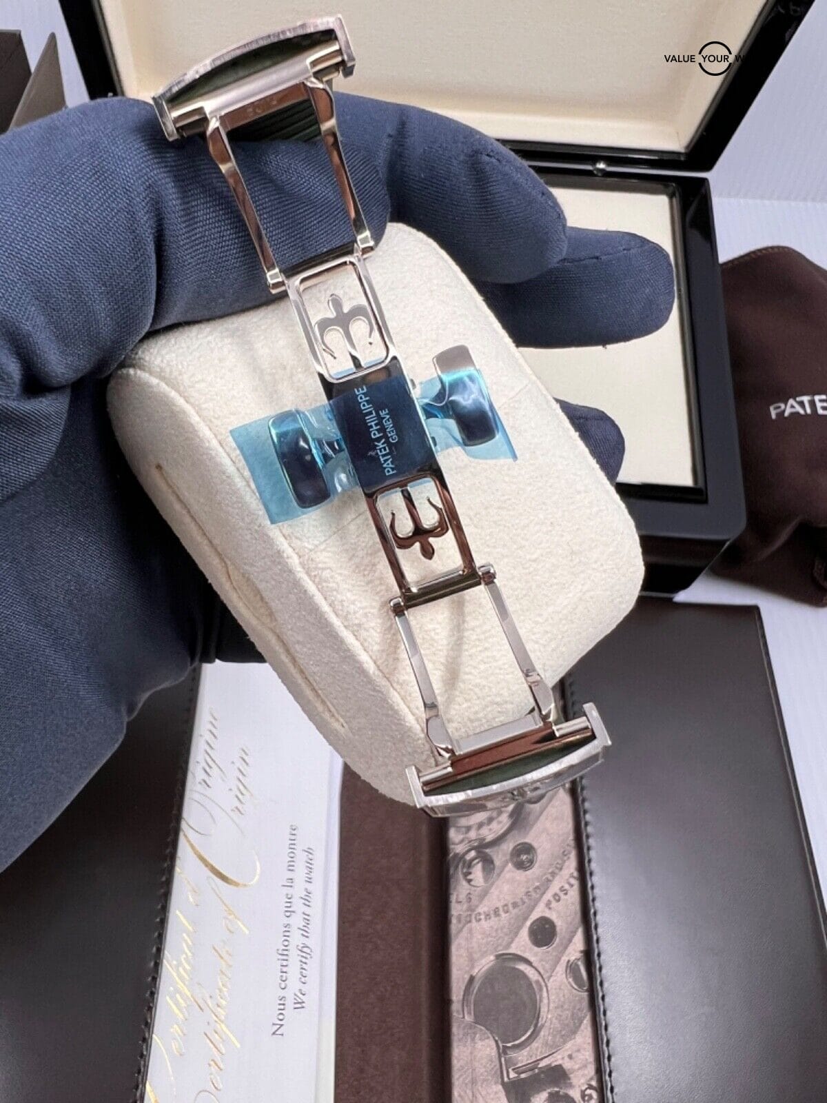 NEW 2021 Complete Patek Philippe Aquanaut White Gold 42mm 5168G Khaki Green Dial - Image 6