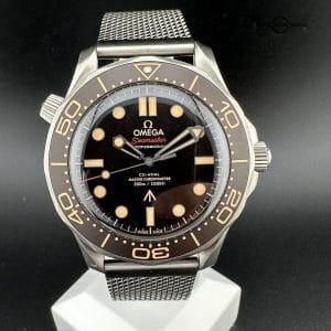 Omega Seamaster Diver 007 James Bond No Time to Die NTTD 210.92.42.20.01.001
