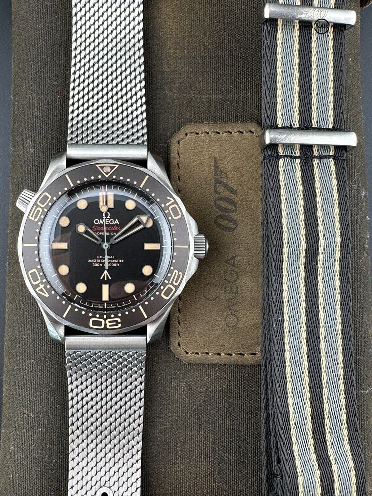 Omega Seamaster Diver 007 James Bond No Time to Die NTTD 210.92.42.20.01.001 - Image 9
