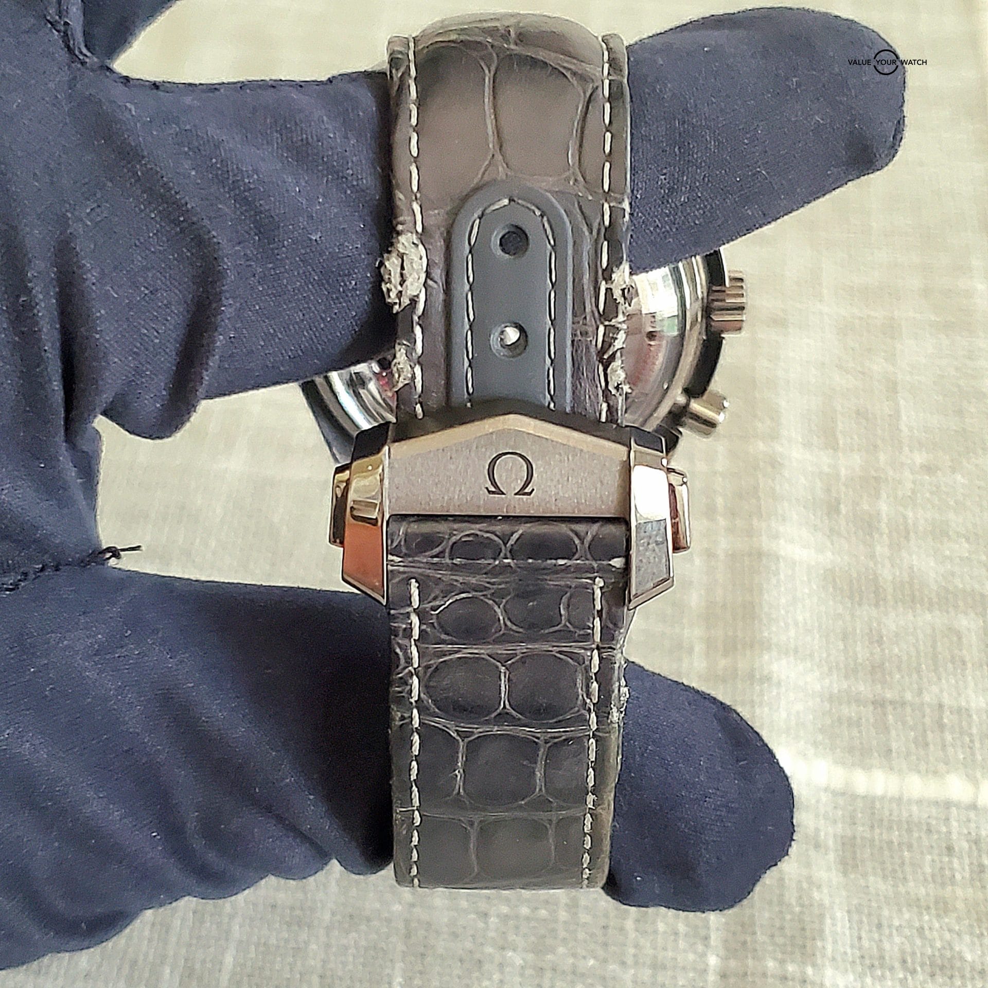 Omega Speedmaster Moonwatch Grey Side of the Moon Box and Papers Included - Image 8