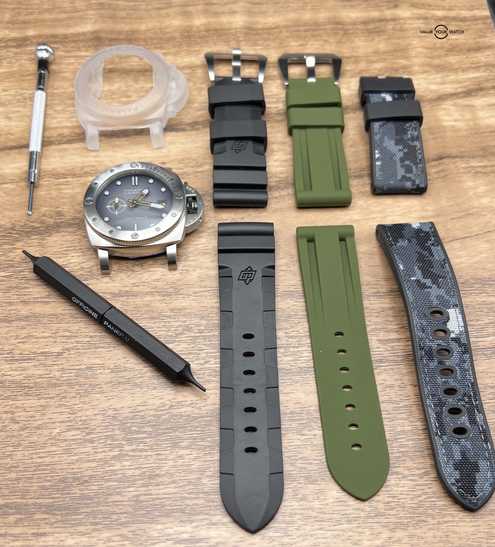 Panerai PAM01323 Navy Seal GMT - Image 3