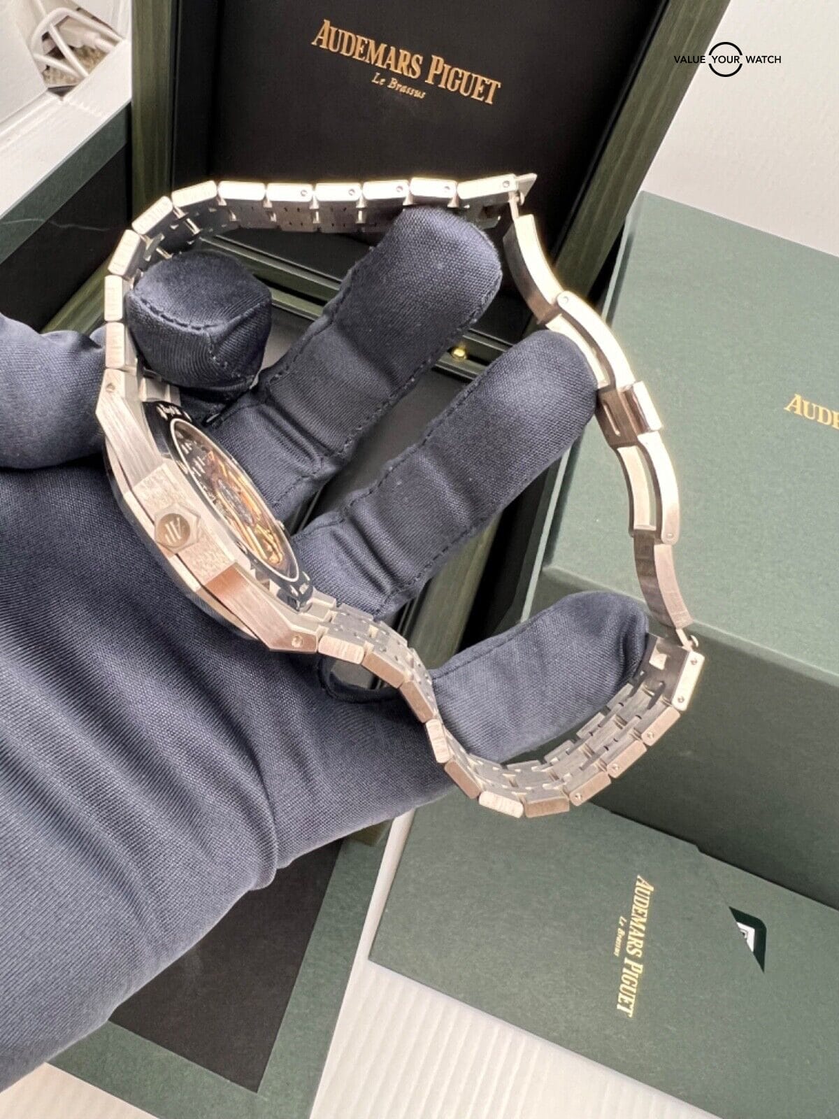 2023 Complete Set Mint Unpolished Blue Dial Audemars Piguet Royal Oak 41MM - Image 2