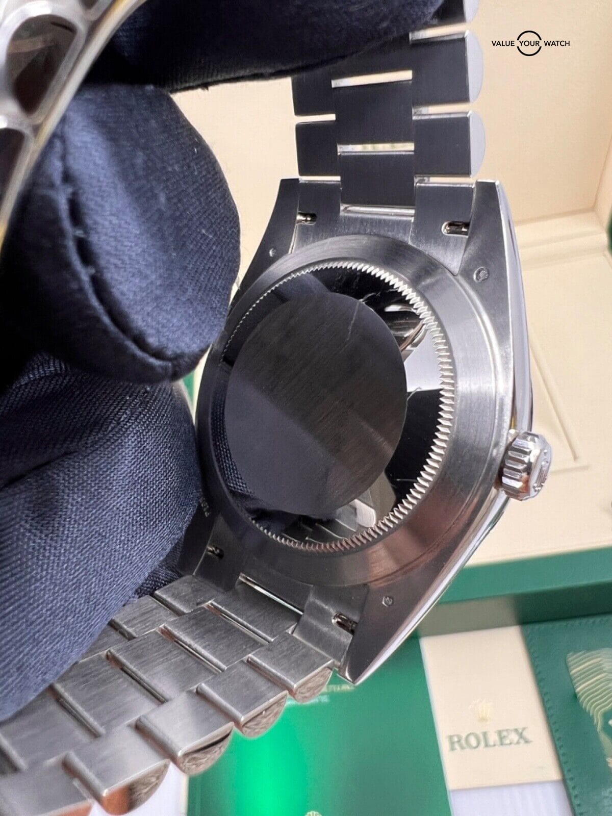 2022 Fluted Platinum Rolex Day-Date 40 228236 President Olive Green Roman - Image 4