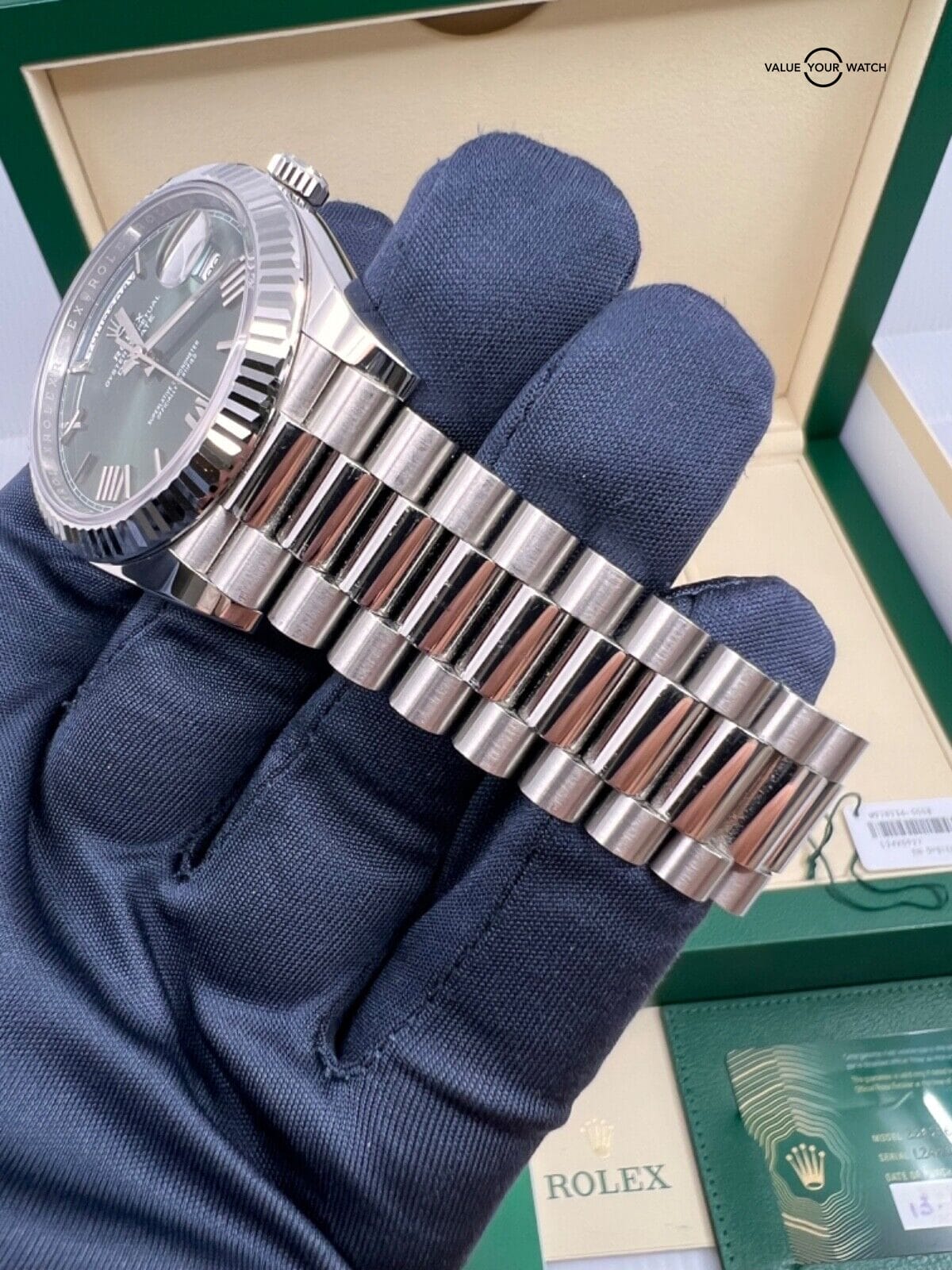 2022 Fluted Platinum Rolex Day-Date 40 228236 President Olive Green Roman - Image 5