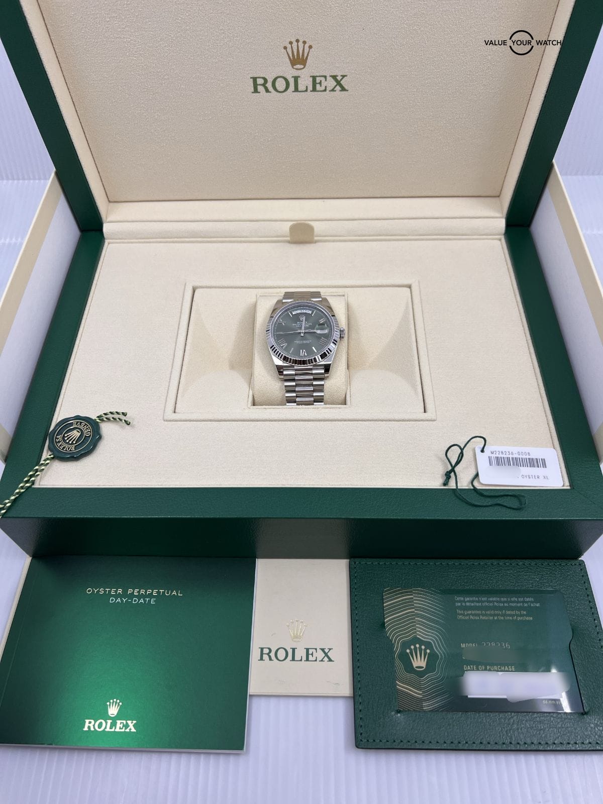 2022 Fluted Platinum Rolex Day-Date 40 228236 President Olive Green Roman - Image 9