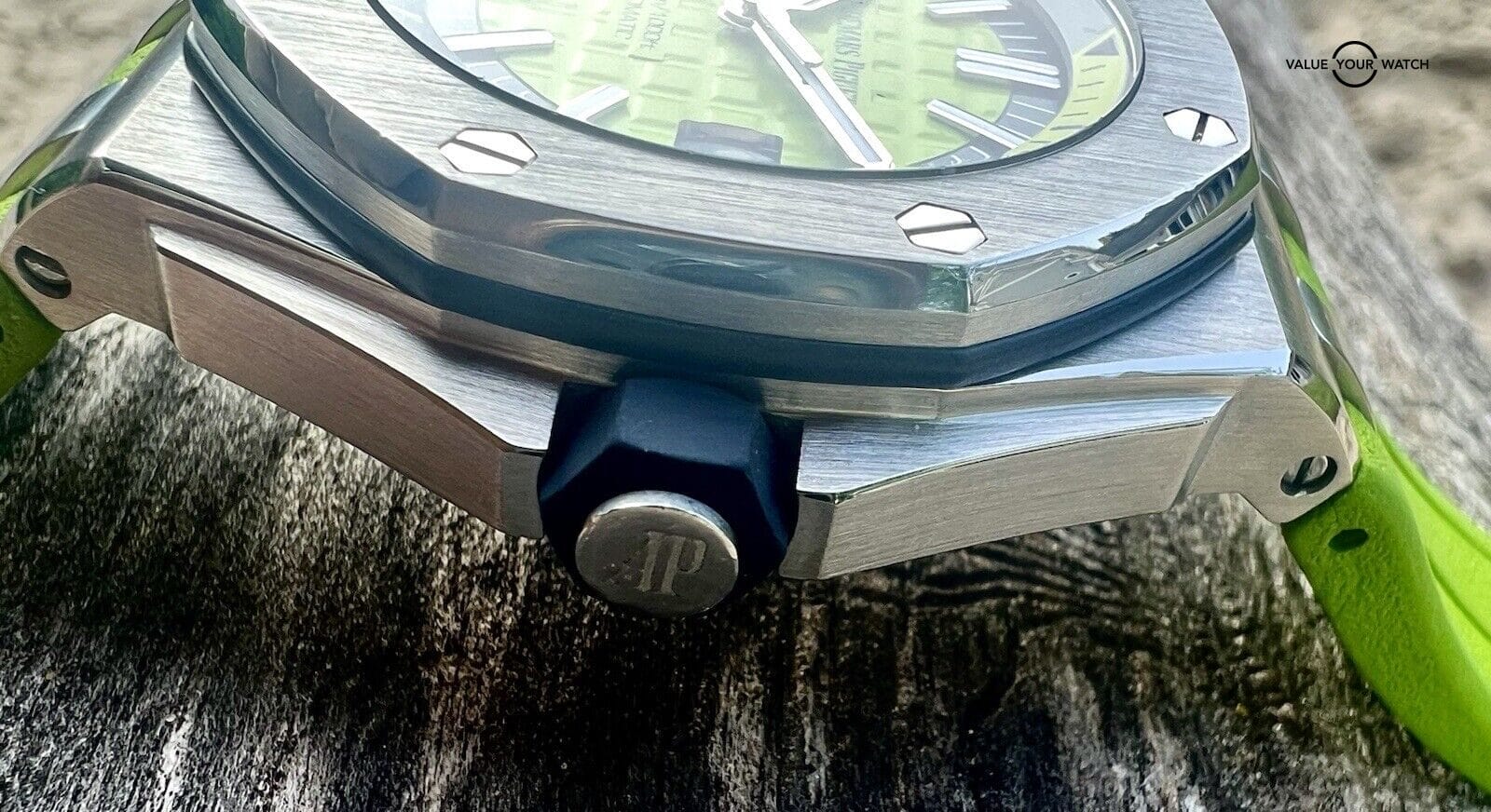 Audemars Piguet Royal Oak Offshore Diver ‘Lime Green’ Boutique Limited Edition - Image 2