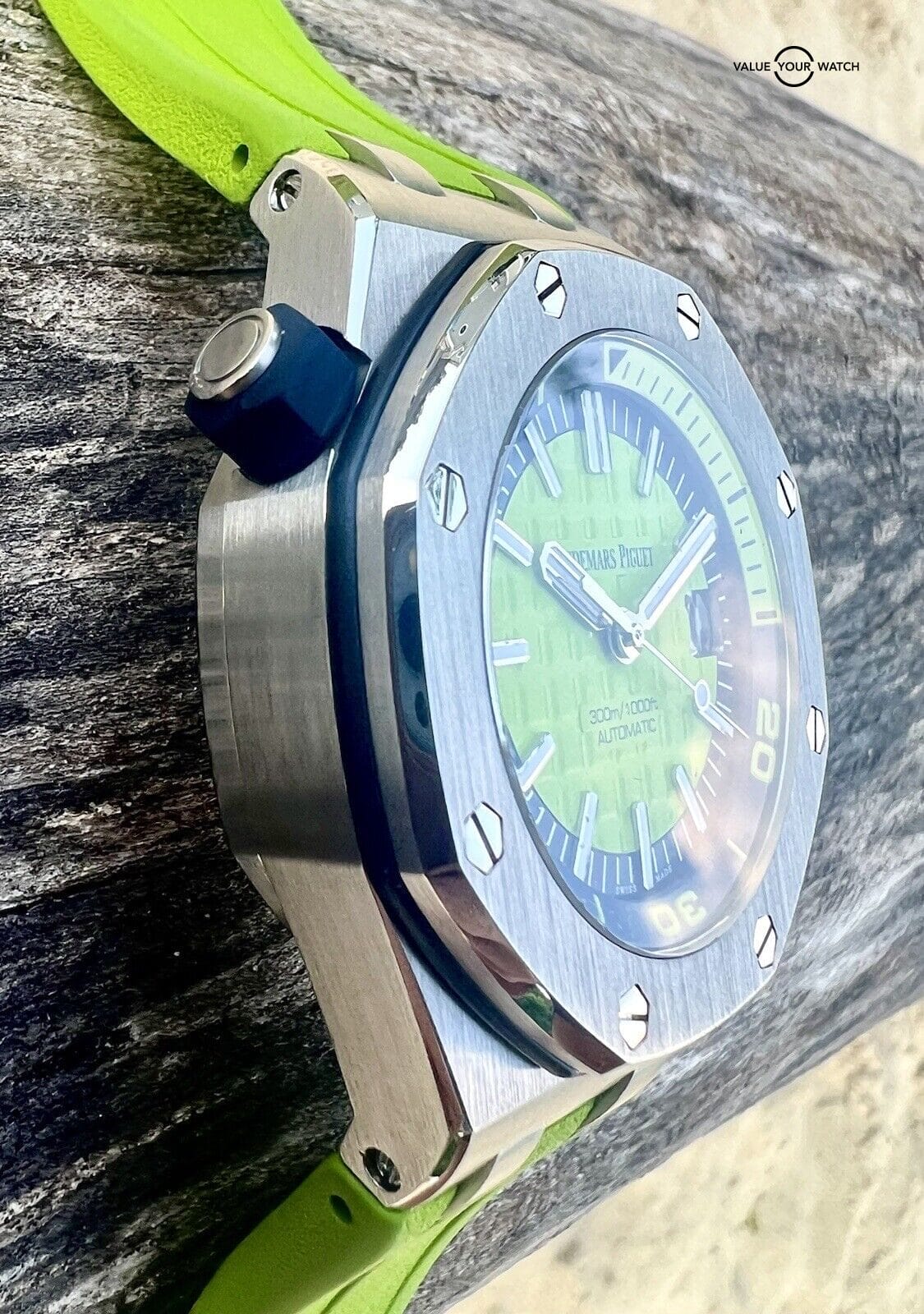 Audemars Piguet Royal Oak Offshore Diver ‘Lime Green’ Boutique Limited Edition - Image 4