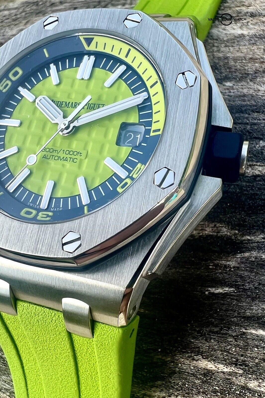 Audemars Piguet Royal Oak Offshore Diver ‘Lime Green’ Boutique Limited Edition - Image 6