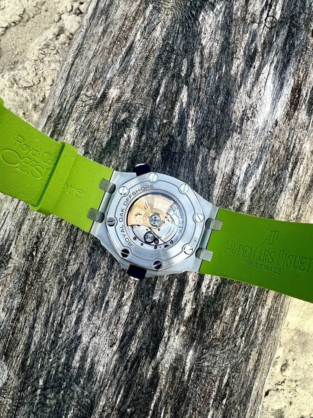 Audemars Piguet Royal Oak Offshore Diver ‘Lime Green’ Boutique Limited Edition - Image 10