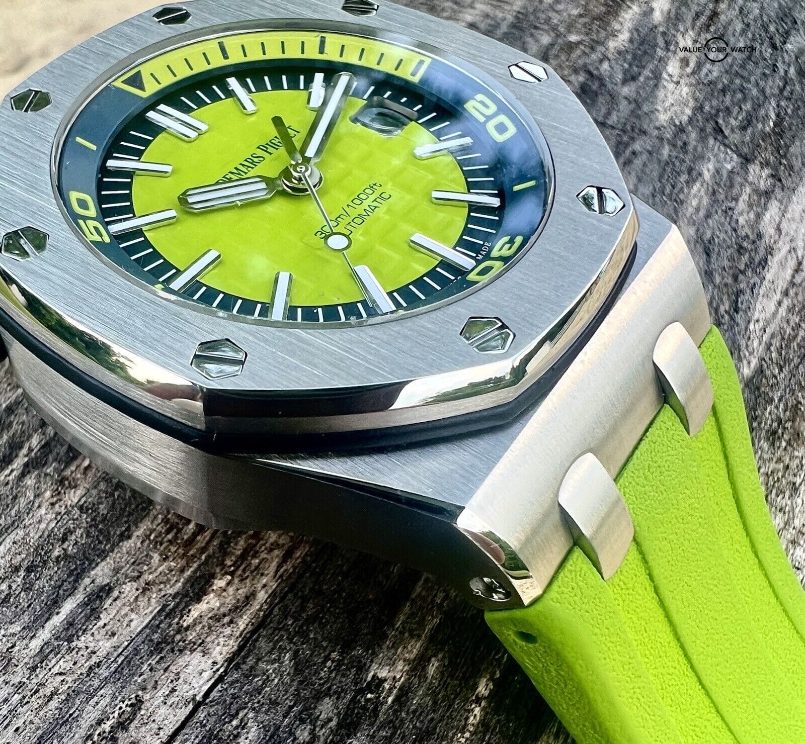 Audemars Piguet Royal Oak Offshore Diver ‘Lime Green’ Boutique Limited Edition - Image 11