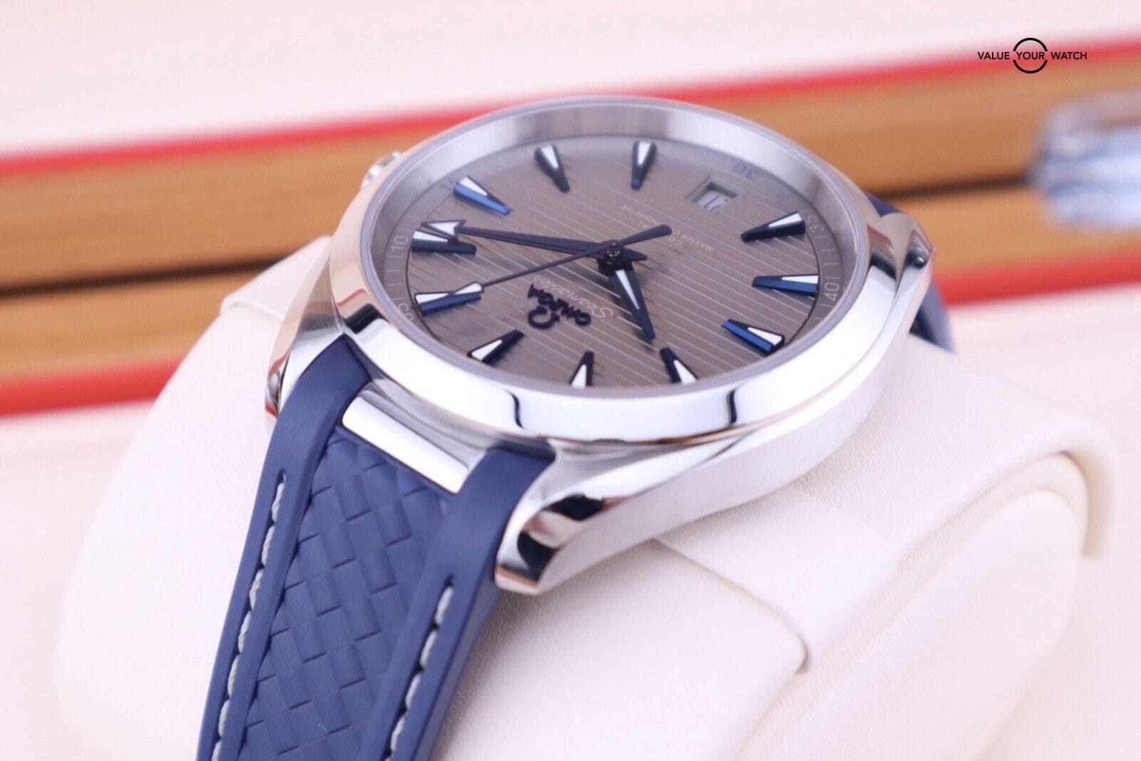 Omega Seamaster Aqua Terra Grey Dial 220.12.41.21.06.001 — Complete + Bracelet - Image 3