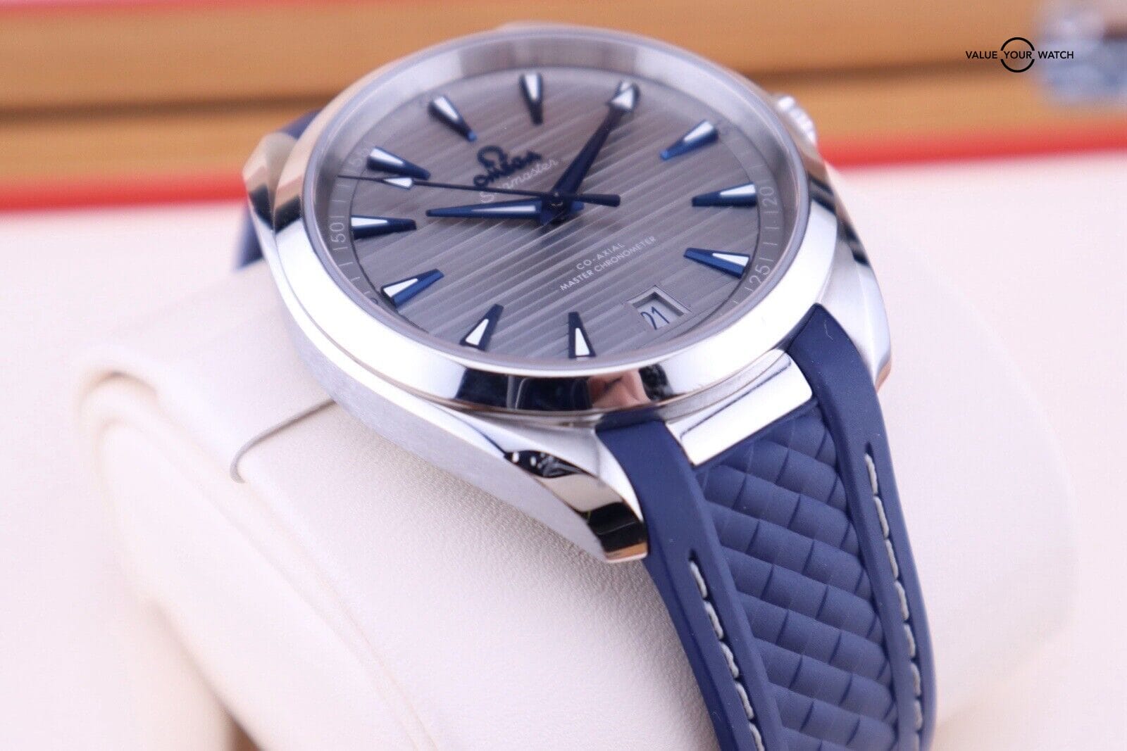 Omega Seamaster Aqua Terra Grey Dial 220.12.41.21.06.001 — Complete + Bracelet - Image 4