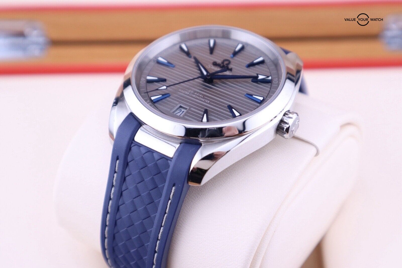 Omega Seamaster Aqua Terra Grey Dial 220.12.41.21.06.001 — Complete + Bracelet - Image 5