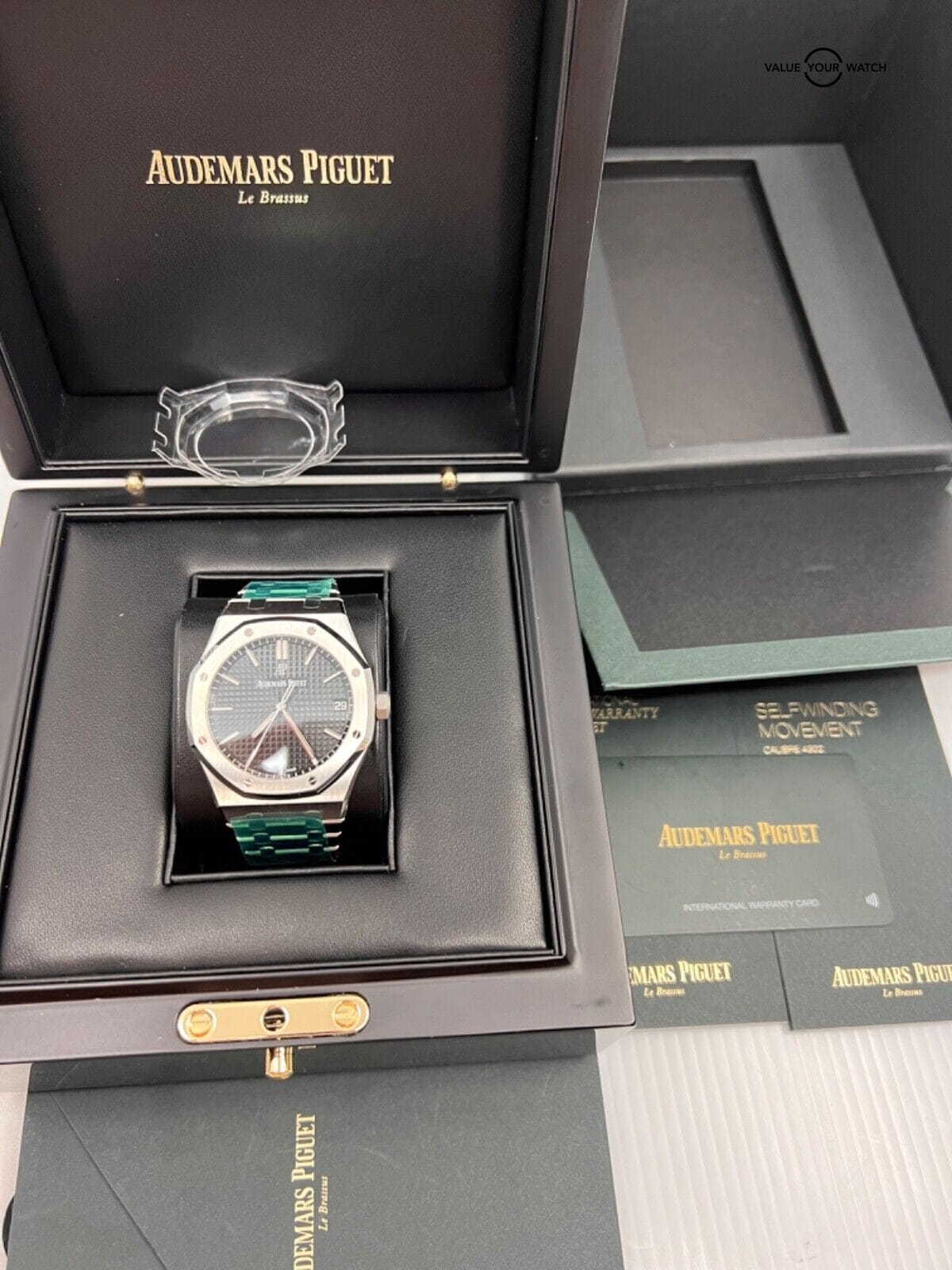 2022 Complete Set Unworn Audemars Piguet AP Royal Oak Steel Black Dial 41mm - Image 2