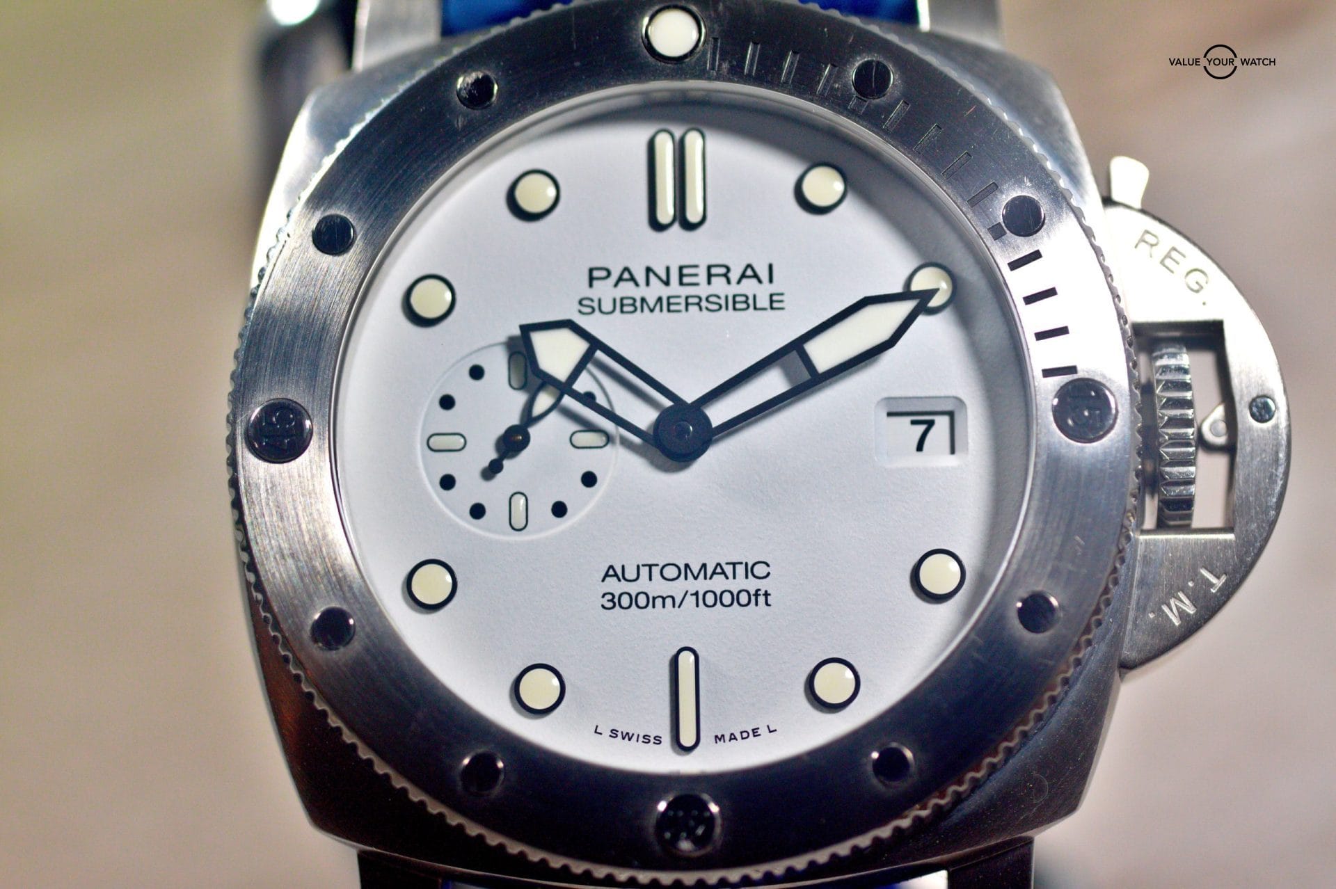 Shop the Panerai Submersible PAM1226/PAM01226 44mm Stainless Steel watch with box and papers on Value Your Watch. Explore now! - Image 4