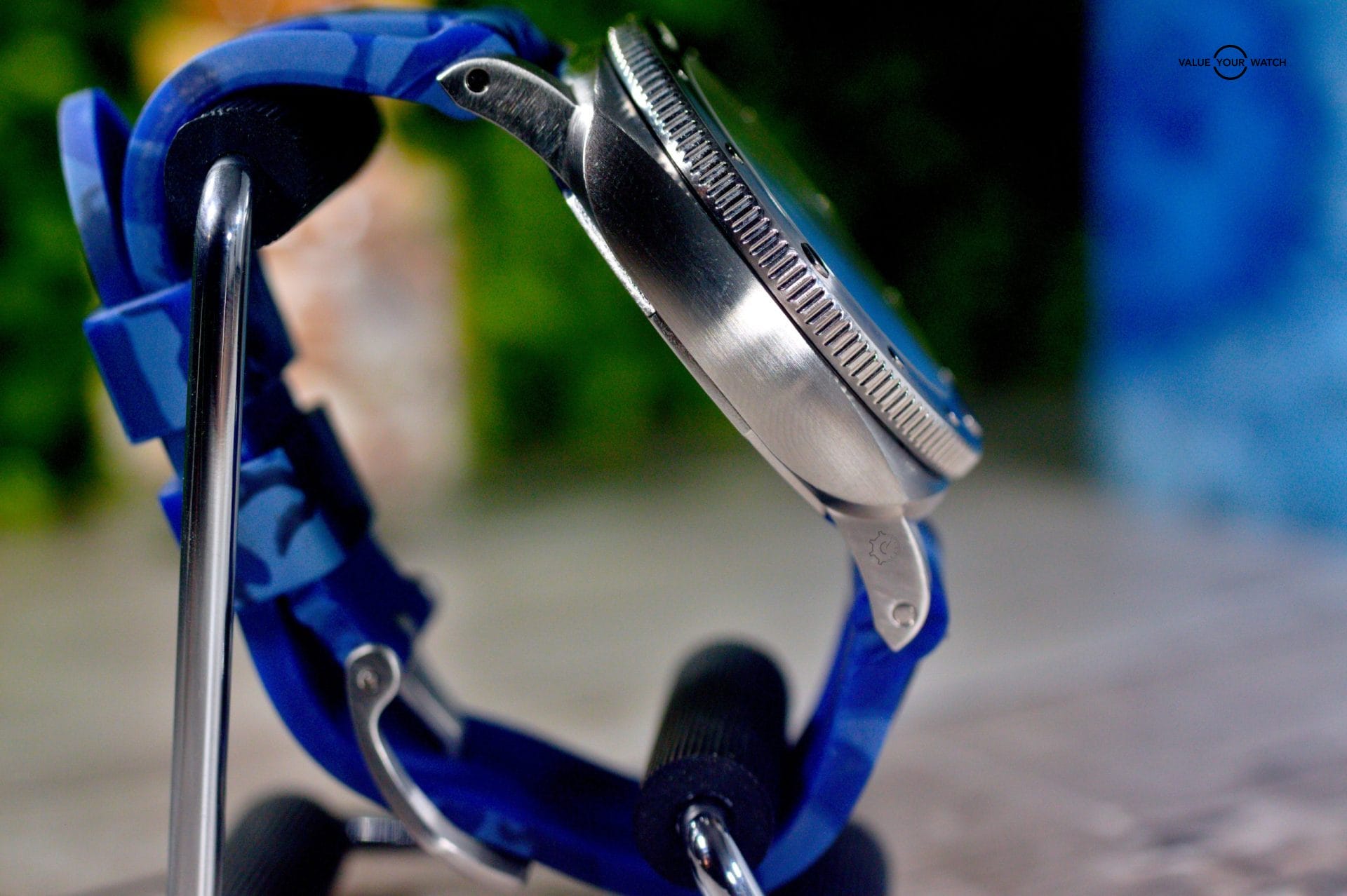 Shop the Panerai Submersible PAM1226/PAM01226 44mm Stainless Steel watch with box and papers on Value Your Watch. Explore now! - Image 7