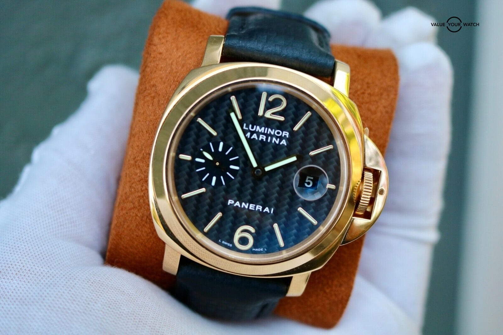 Panerai Luminor Marina PAM00140 18k Yellow Gold Carbon Fiber Dial