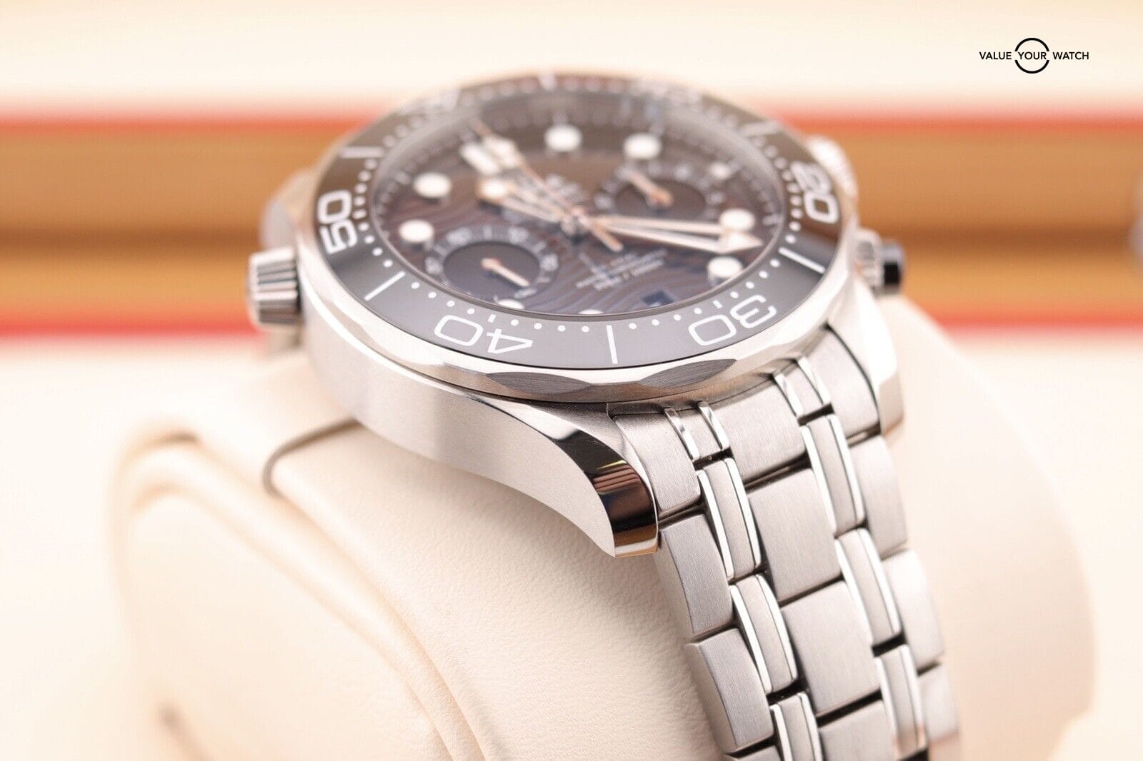 OMEGA Seamaster 300m Chronograph Master Chronometer 210.30.44.51.01.001 B&P - Image 4