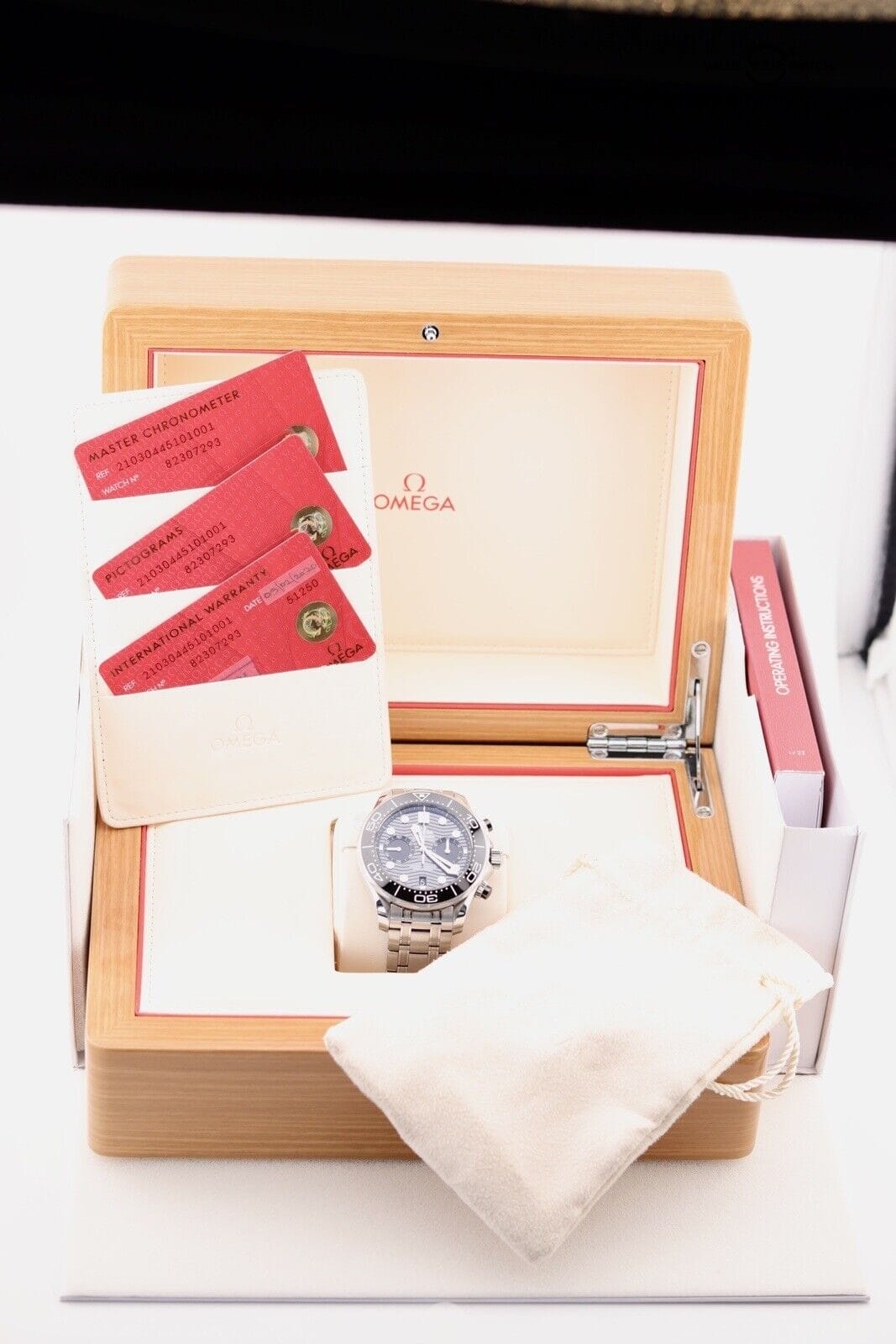 OMEGA Seamaster 300m Chronograph Master Chronometer 210.30.44.51.01.001 B&P - Image 10