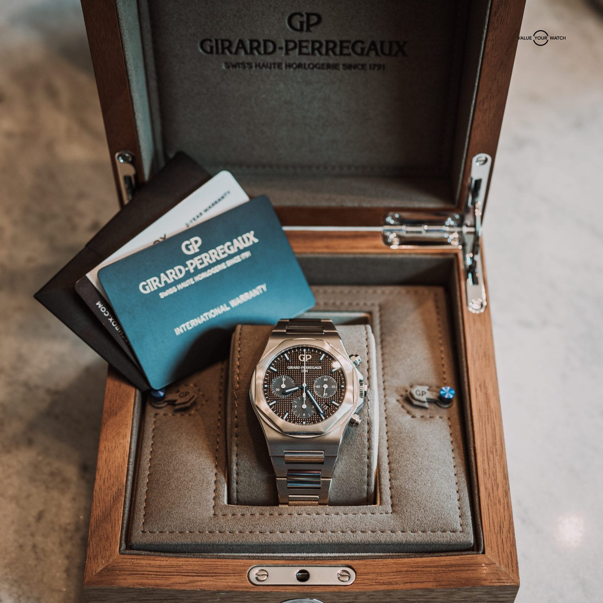 Girard Perregaux Laureato Chronograph, 42mm Blue Dial (81020-11-631-11A) - FULL SET - Image 6