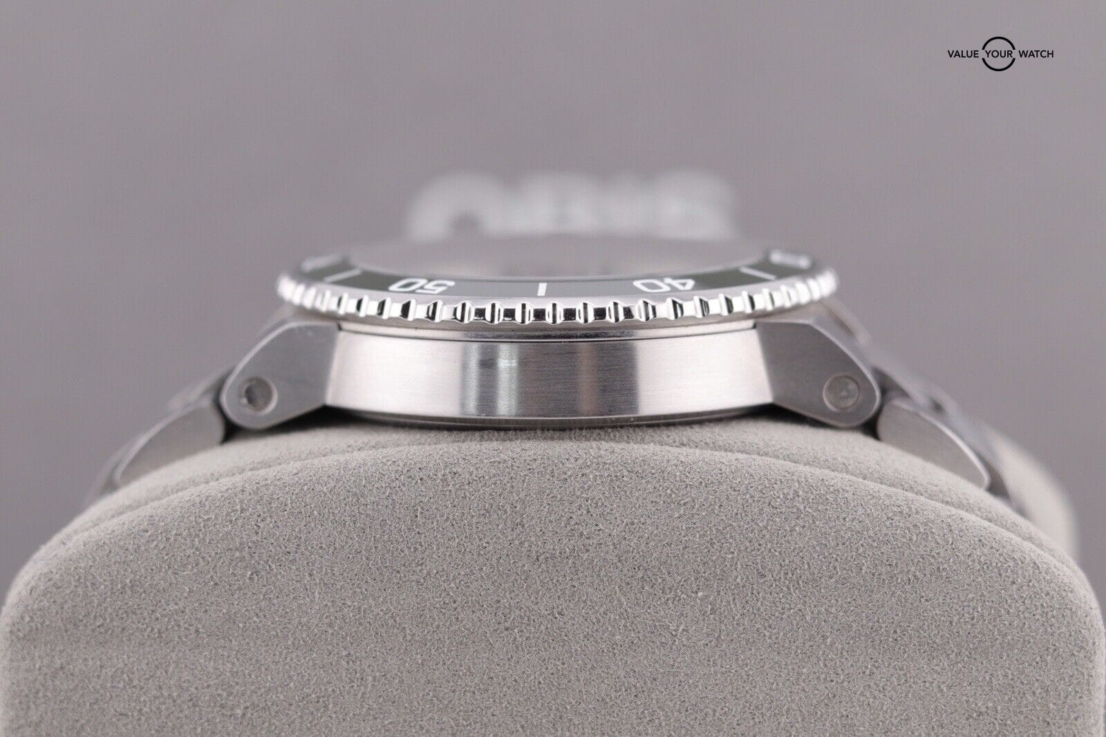 Oris Aquis Date 300m Diver Green 43.5mmref. 01 733 7730 4154 - Image 3