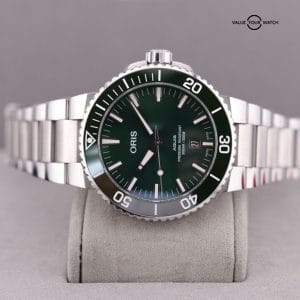 Oris Aquis Date 300m Diver Green 43.5mmref. 01 733 7730 4154