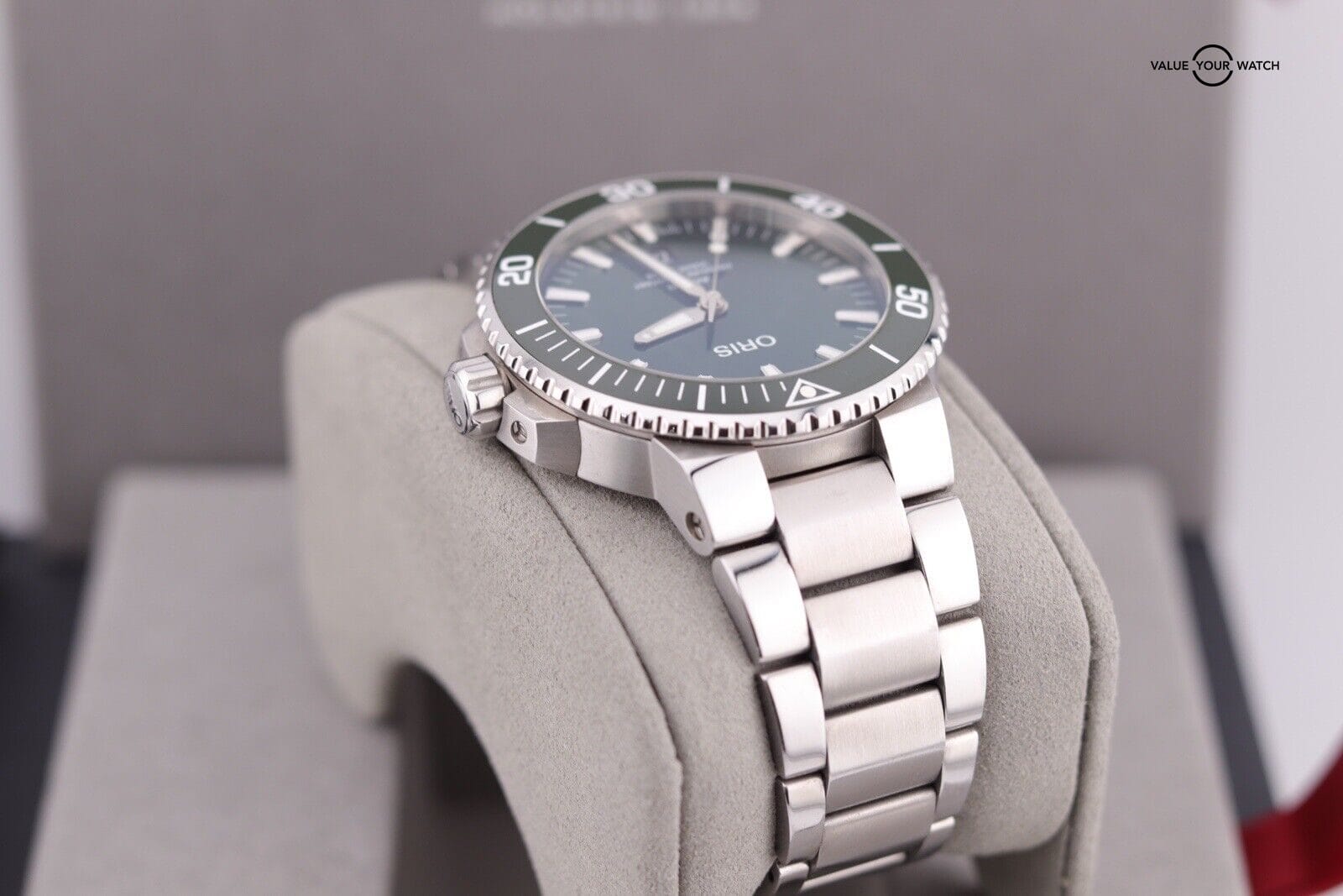 Oris Aquis Date 300m Diver Green 43.5mmref. 01 733 7730 4154 - Image 13