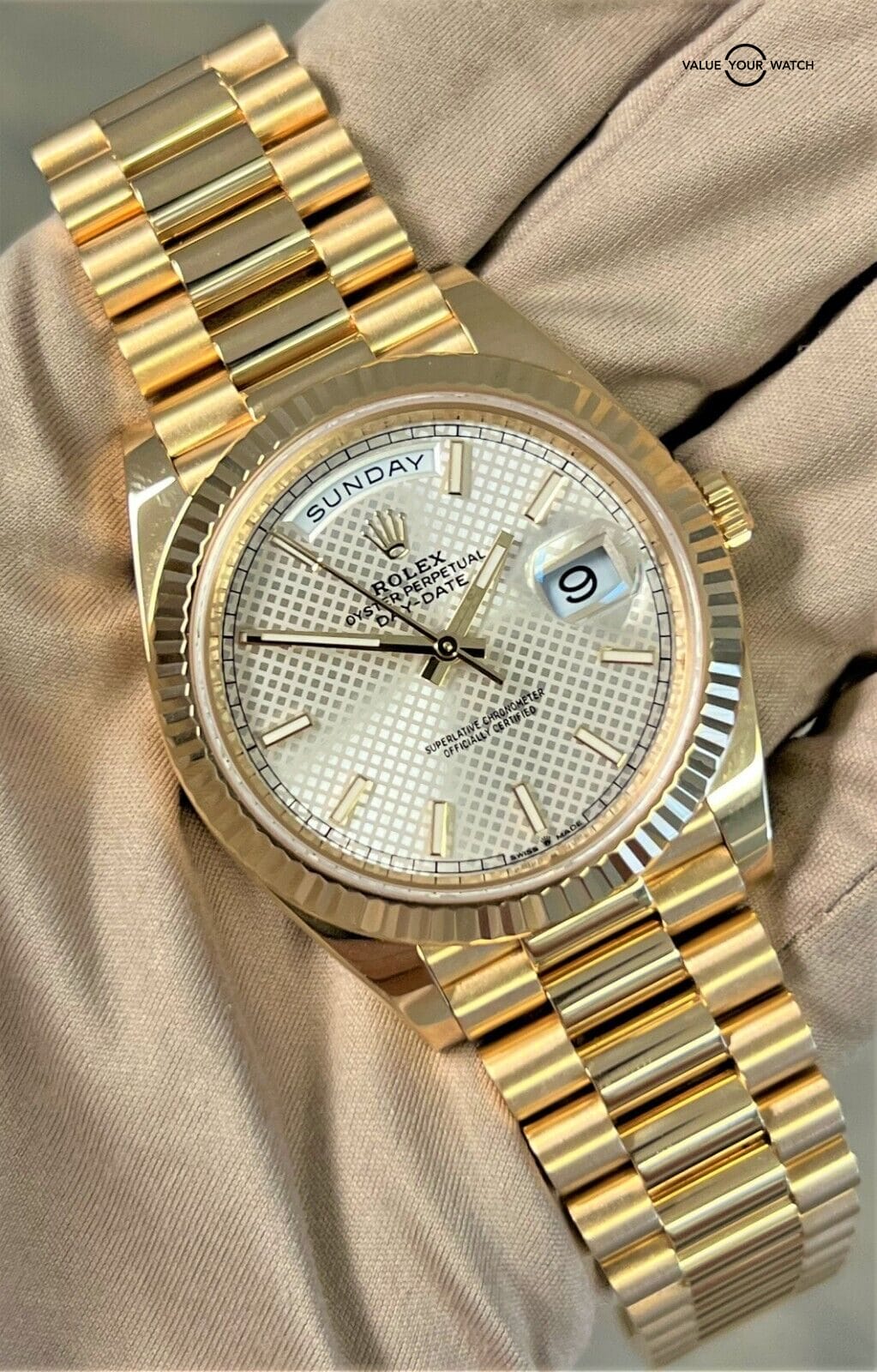 Rolex 228238 Day-Date 40mm Silver Motif Dial 18K Yellow Gold 2021/BOXES/PAPERS! - Image 9