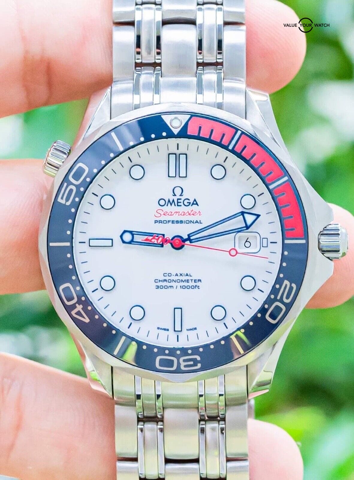 Omega Seamaster 300m James Bond 007 Commander’s Watch Collector's Set  212.32.41.20.04.001