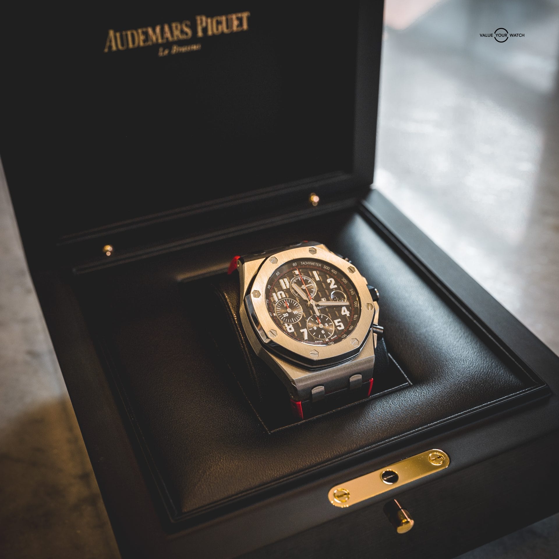 Audemars Piguet Royal Oak Offshore Chronograph “Vampire” Black/Red Dial Steel (42mm, 26470ST.OO.A101CR.01) - Image 8