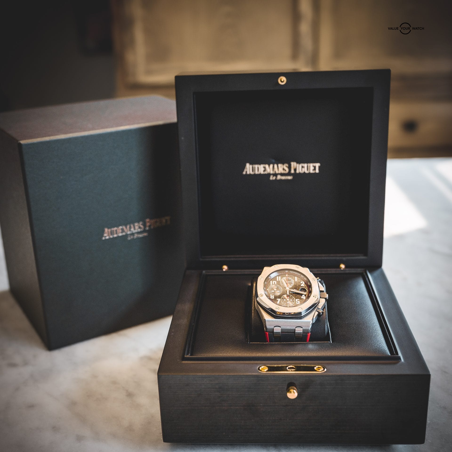 Audemars Piguet Royal Oak Offshore Chronograph “Vampire” Black/Red Dial Steel (42mm, 26470ST.OO.A101CR.01) - Image 3