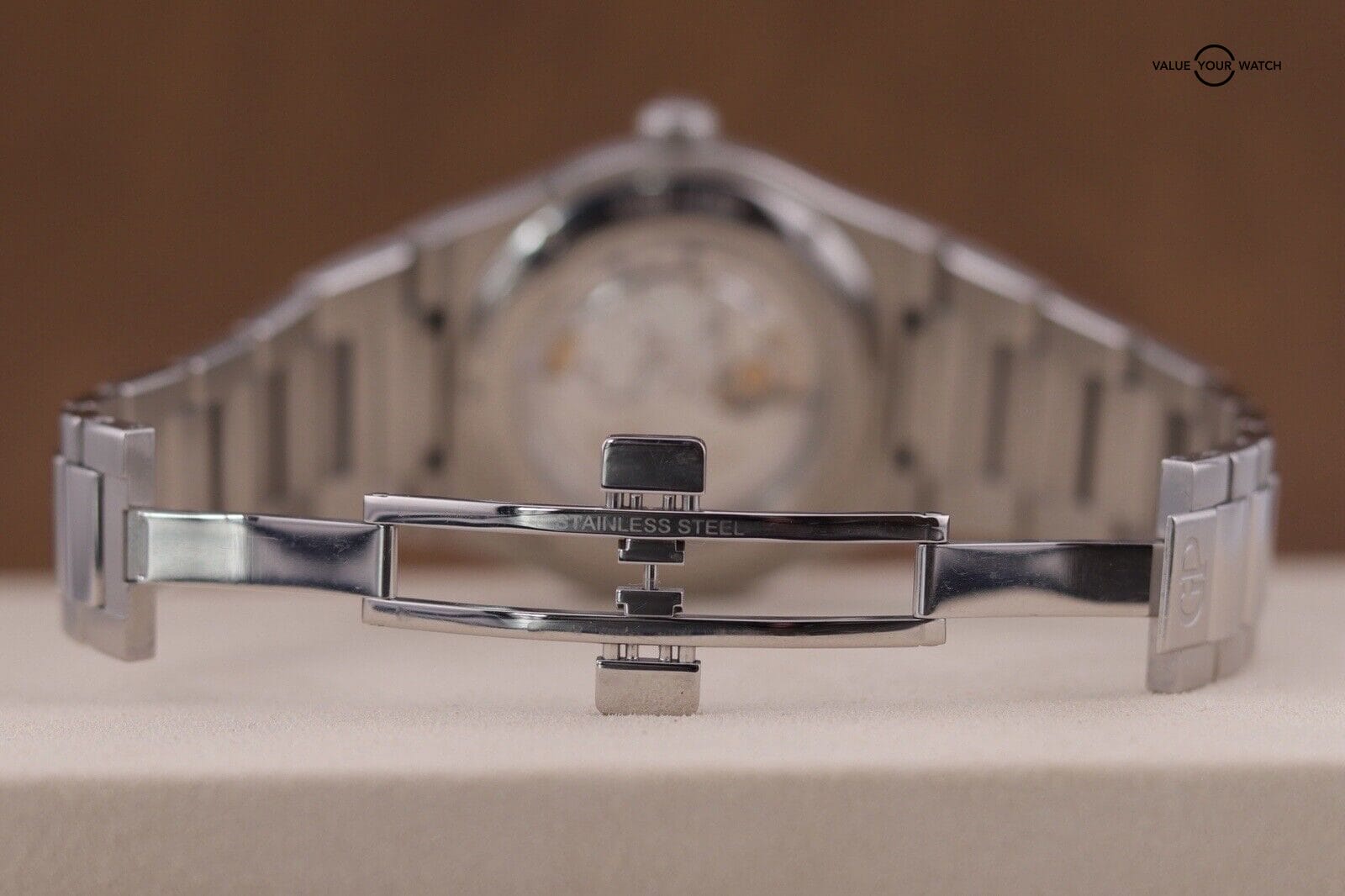 Girard-Perregaux Laureato Silver Men's Watch - 81005-11-131-BB6A - Image 2