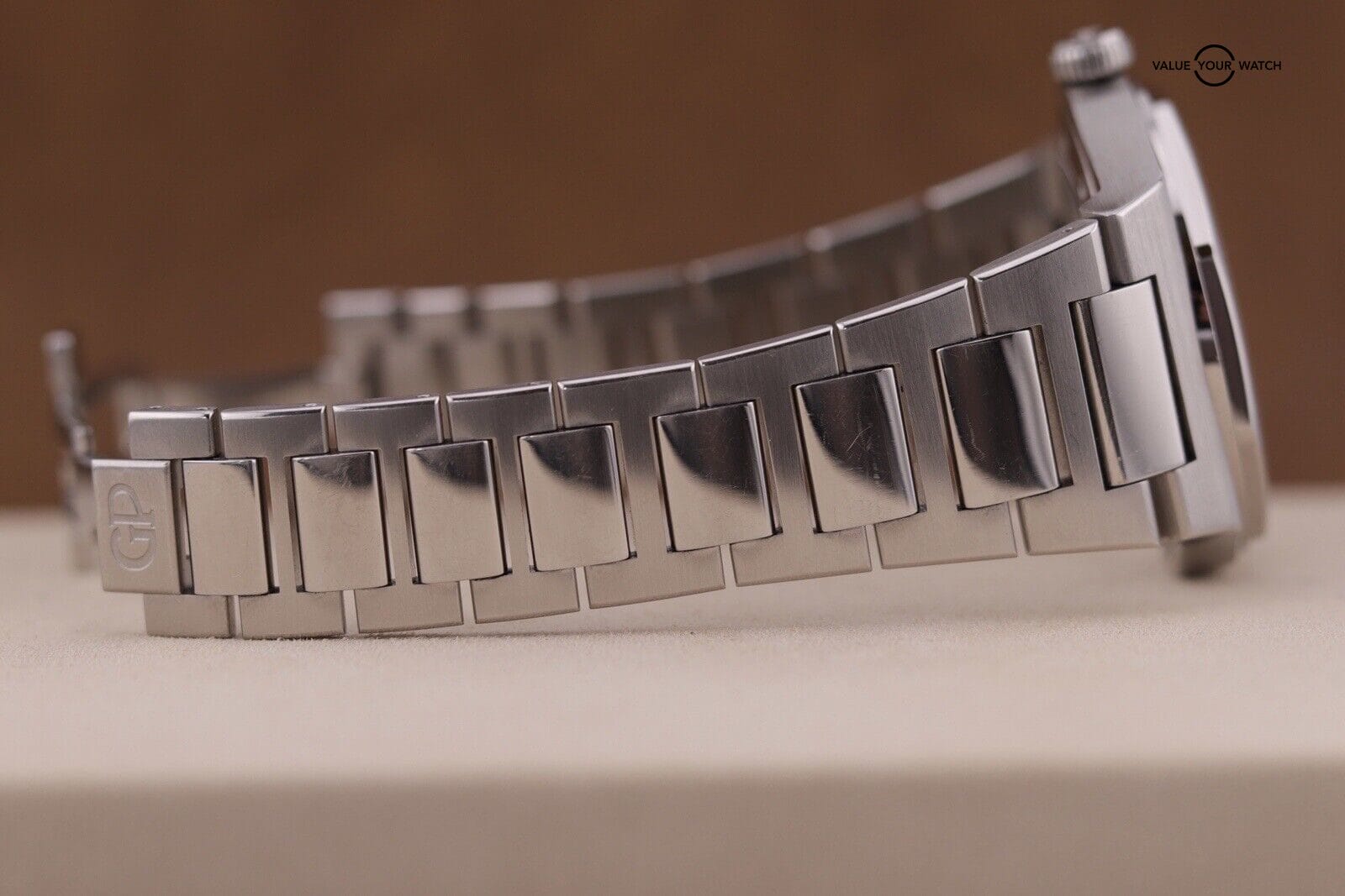 Girard-Perregaux Laureato Silver Men's Watch - 81005-11-131-BB6A - Image 4