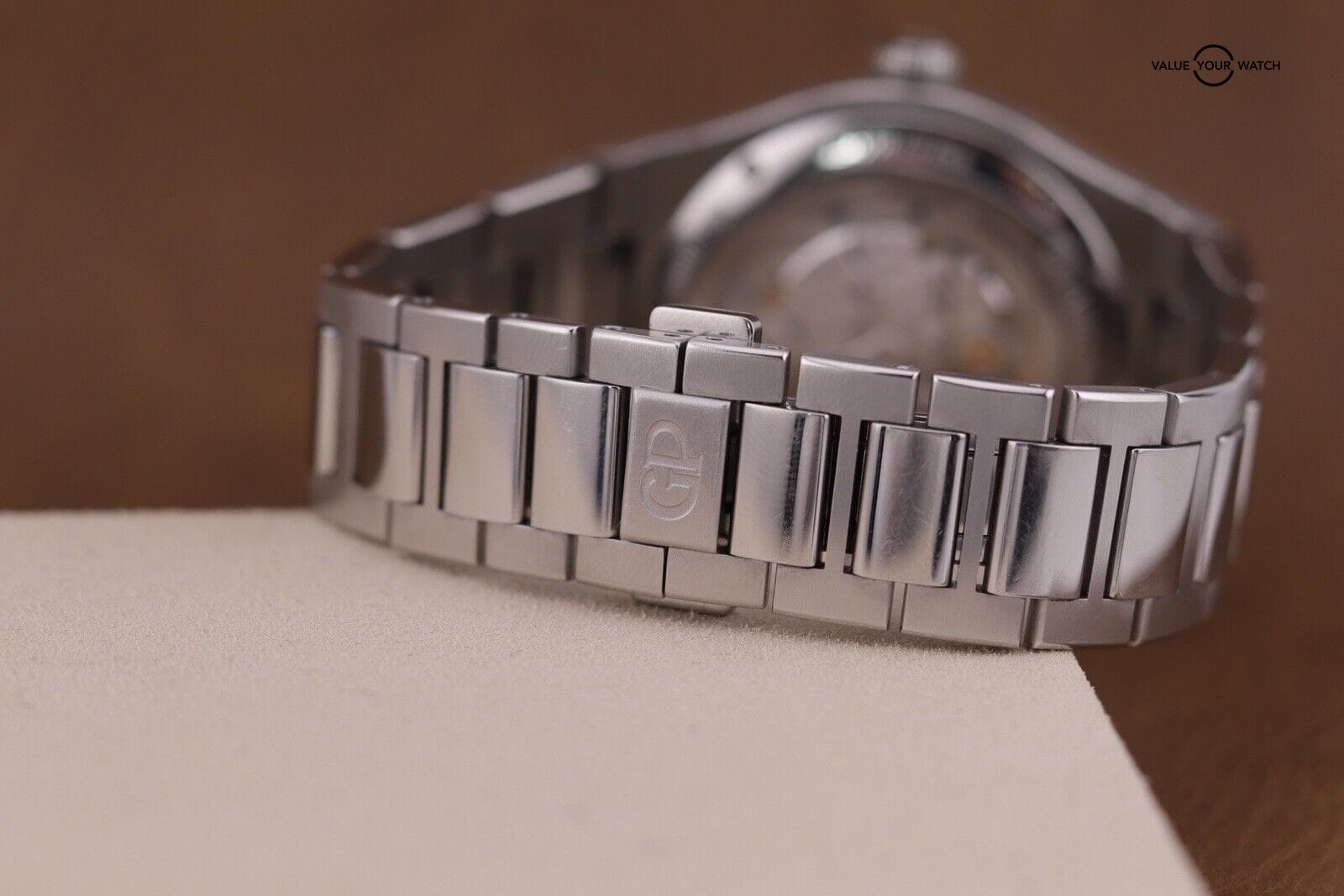 Girard-Perregaux Laureato Silver Men's Watch - 81005-11-131-BB6A - Image 5