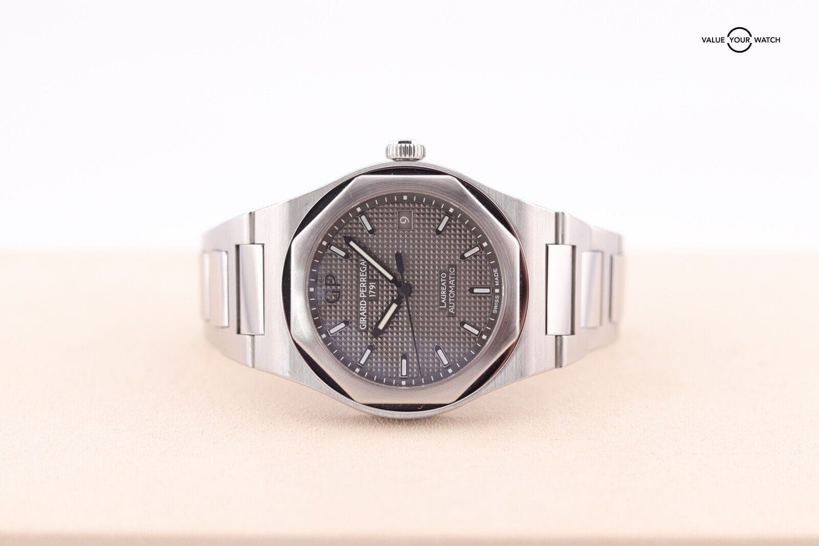 Girard-Perregaux Laureato Silver Men's Watch - 81005-11-131-BB6A - Image 8