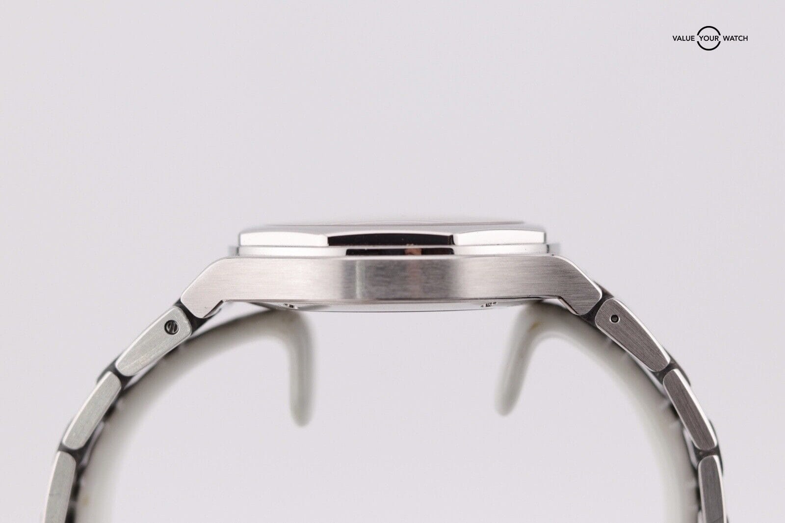 Girard-Perregaux Laureato Silver Men's Watch - 81005-11-131-BB6A - Image 13