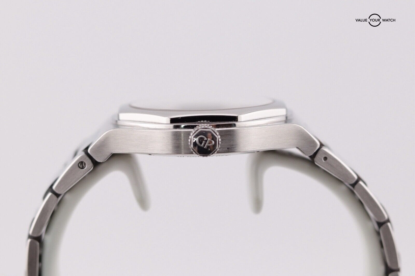 Girard-Perregaux Laureato Silver Men's Watch - 81005-11-131-BB6A - Image 14