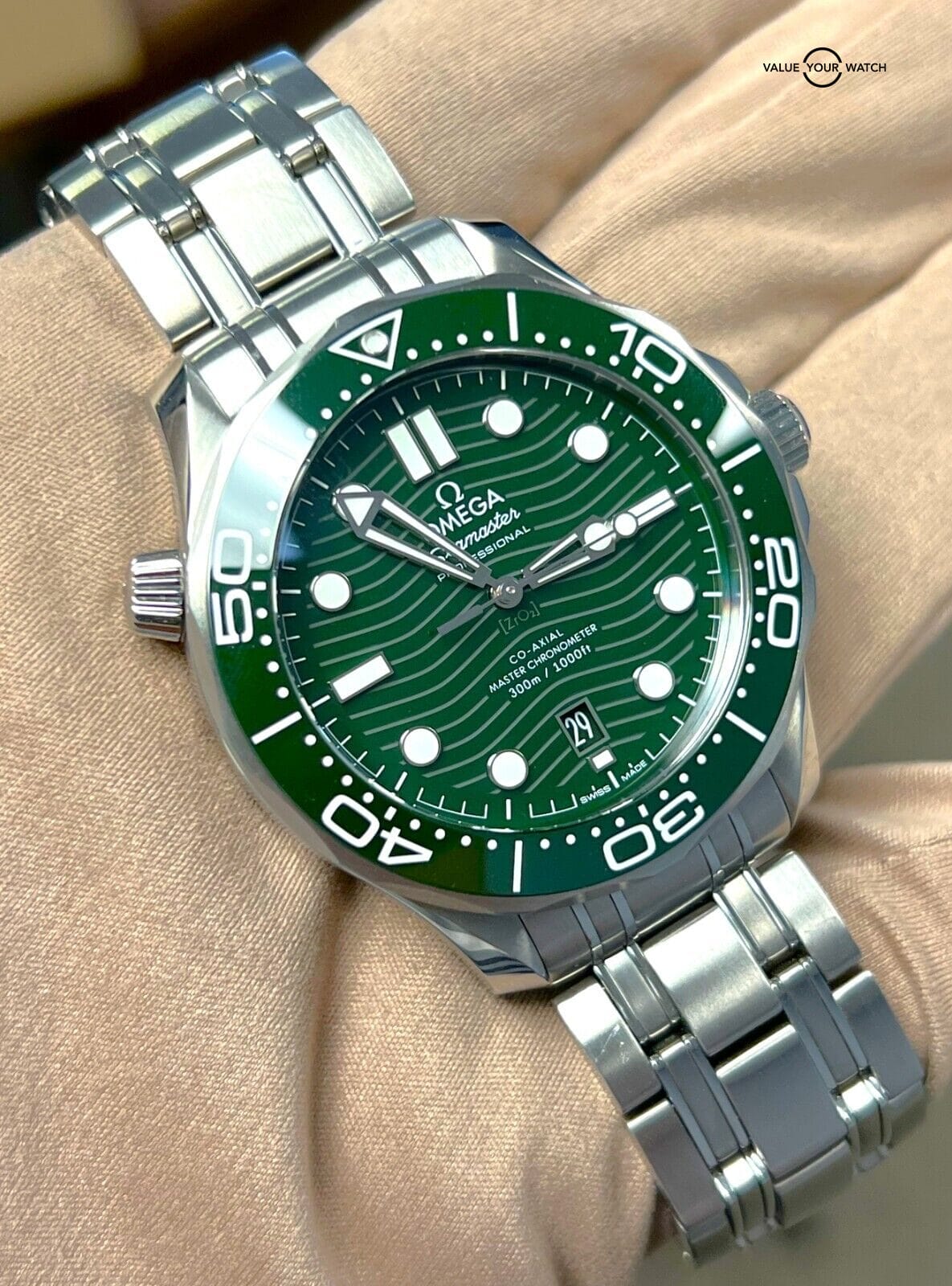2023 Omega Seamaster Diver 300 Green 210.30.42.20.10.001 BOXES/PAPERS! - Image 2