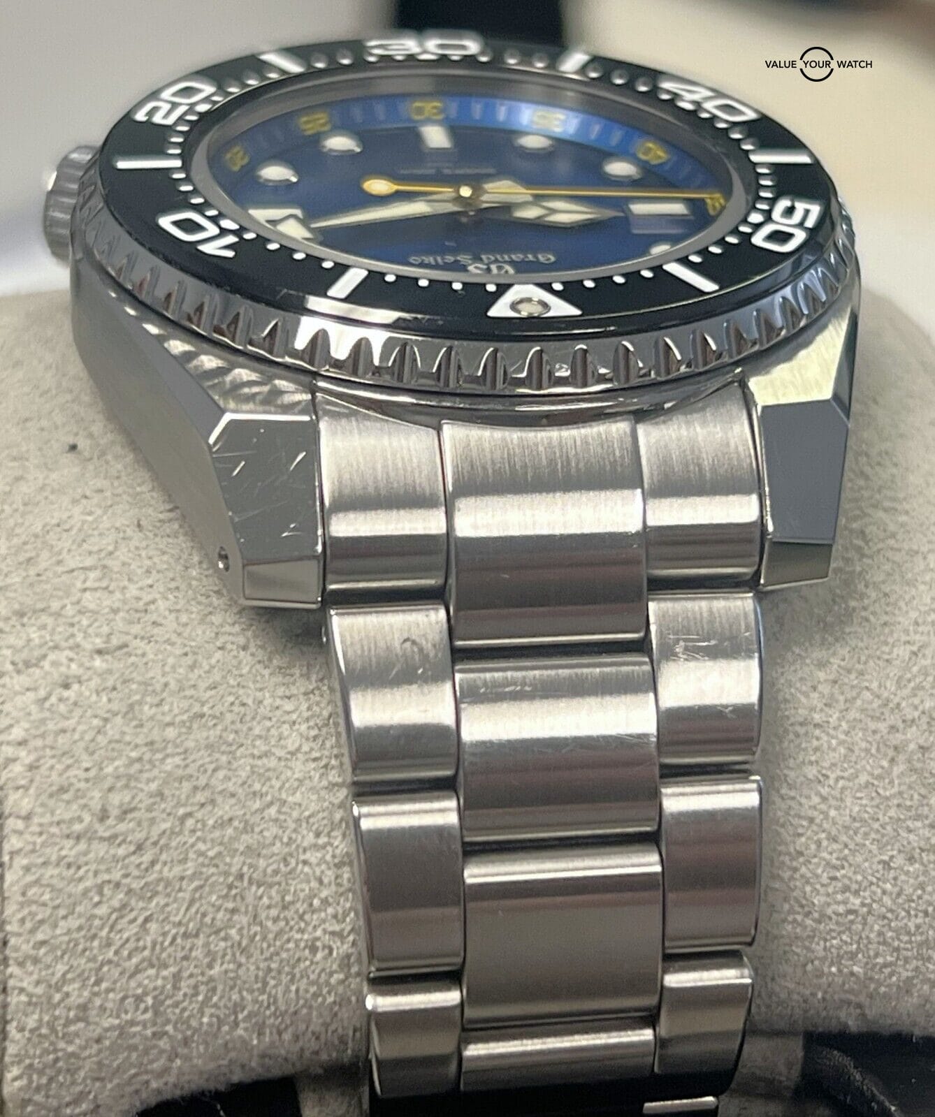 Grand Seiko Sport Collection 43mm SBGX337 Quartz BOXES/PAPERS! - Image 9