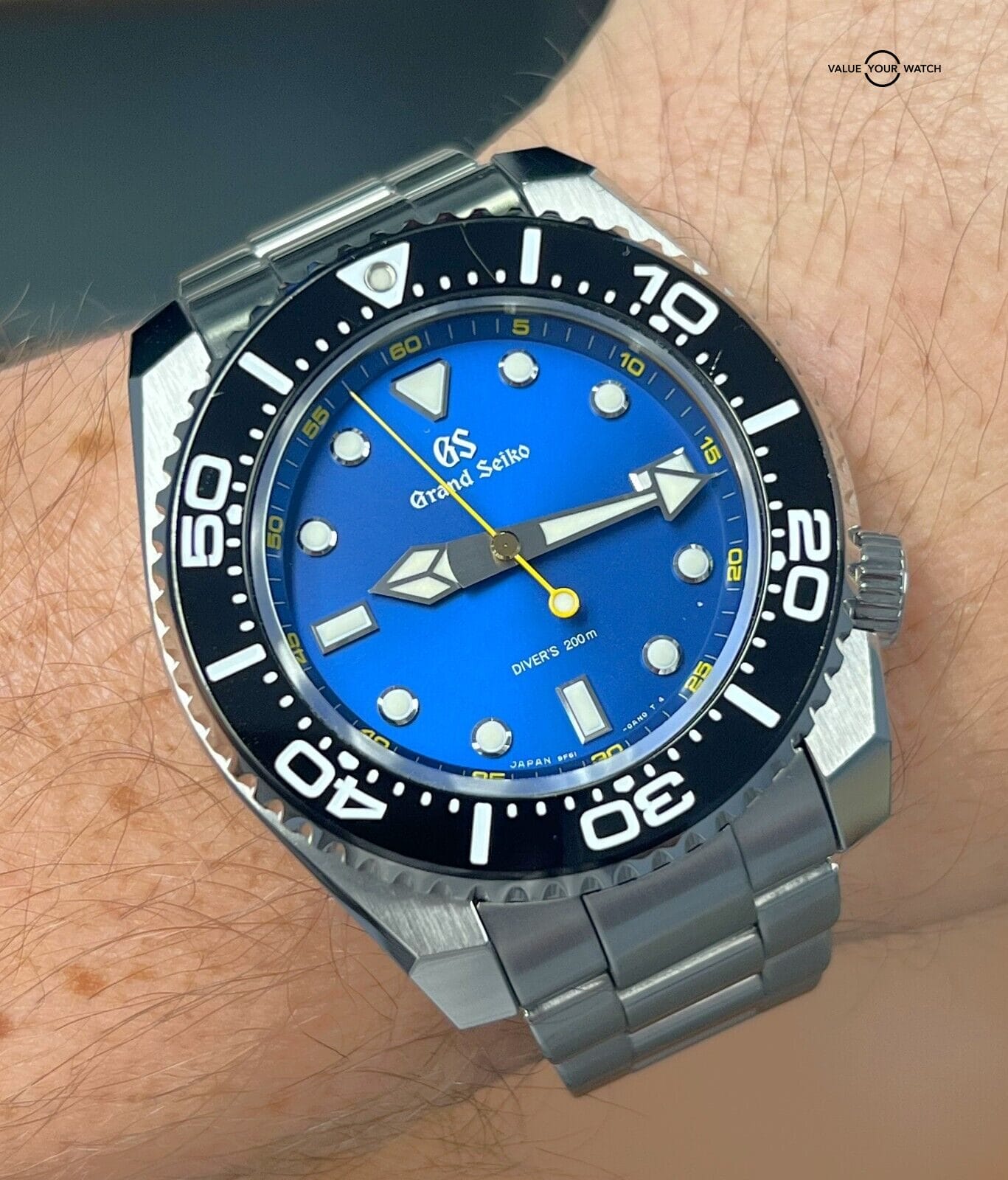 Grand Seiko Sport Collection 43mm SBGX337 Quartz BOXES/PAPERS! - Image 4