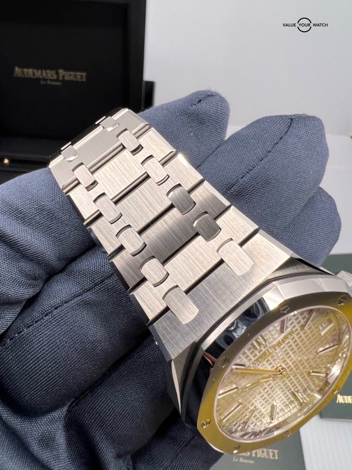 Unpolished 50th Anniversary White Silver Dial Audemars Piguet Royal Oak 41MM - Image 10