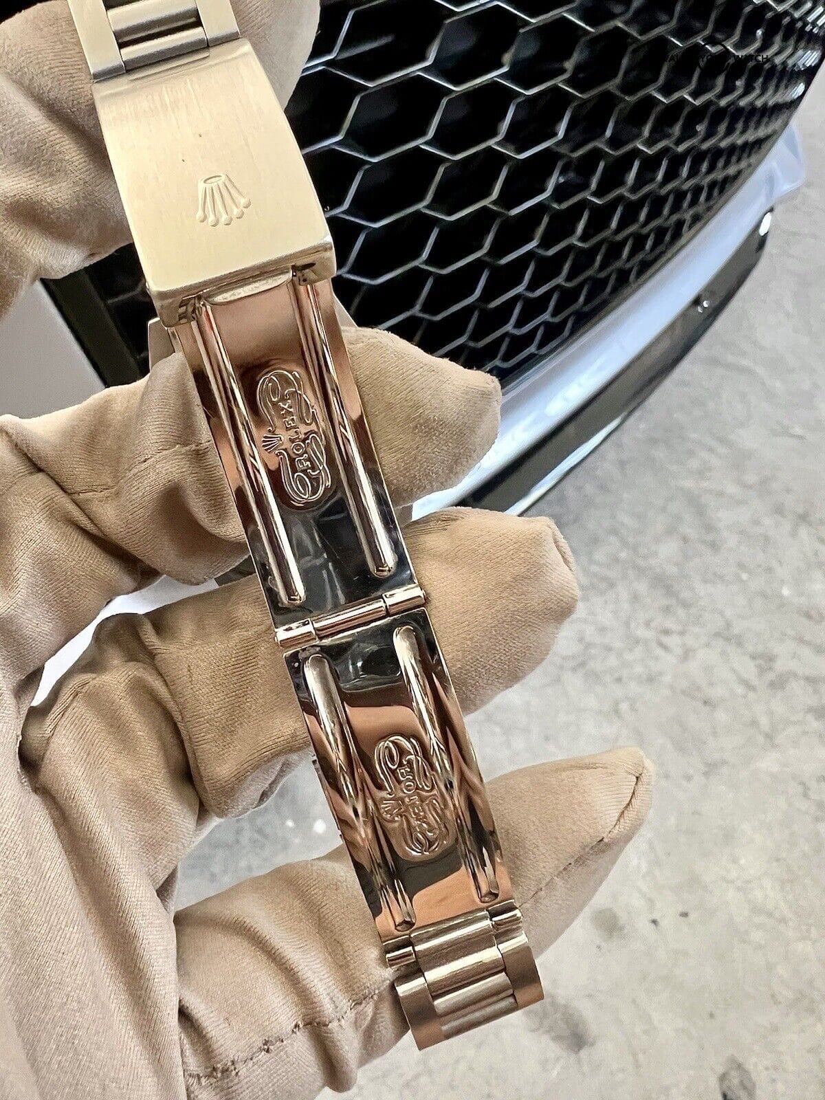 Rolex Explorer 16570 Black Dial Oyster Bracelet with Silver Bezel - Image 4