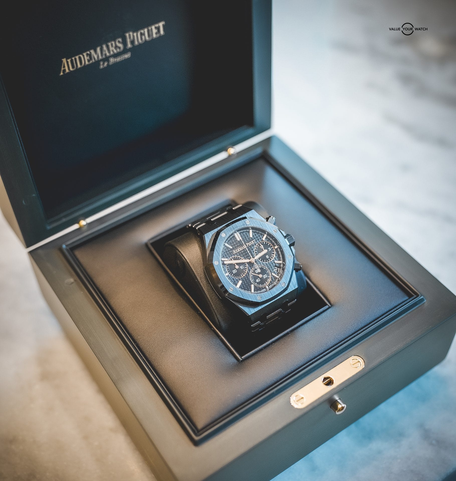 2023 Audemars Piguet Royal Oak Chronograph Black Ceramic (41mm, 26240CE.OO.1225CE.02) - Image 15