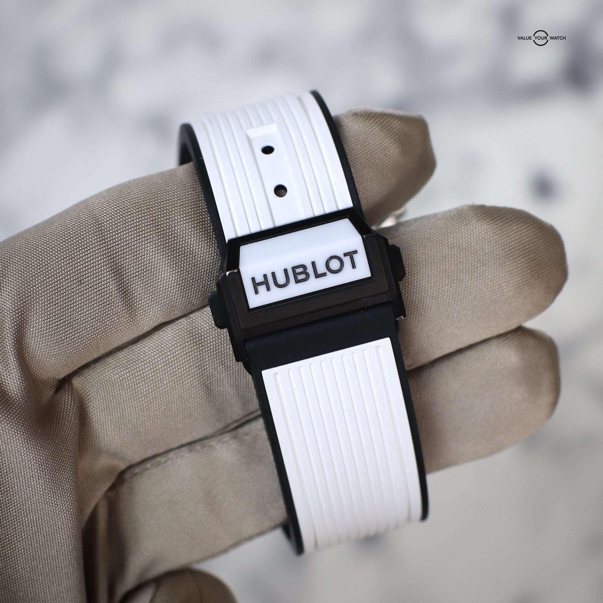 Hublot Big Bang Unico White Ceramic 44mm 421.HX.1170.RX - Warranty until  2025