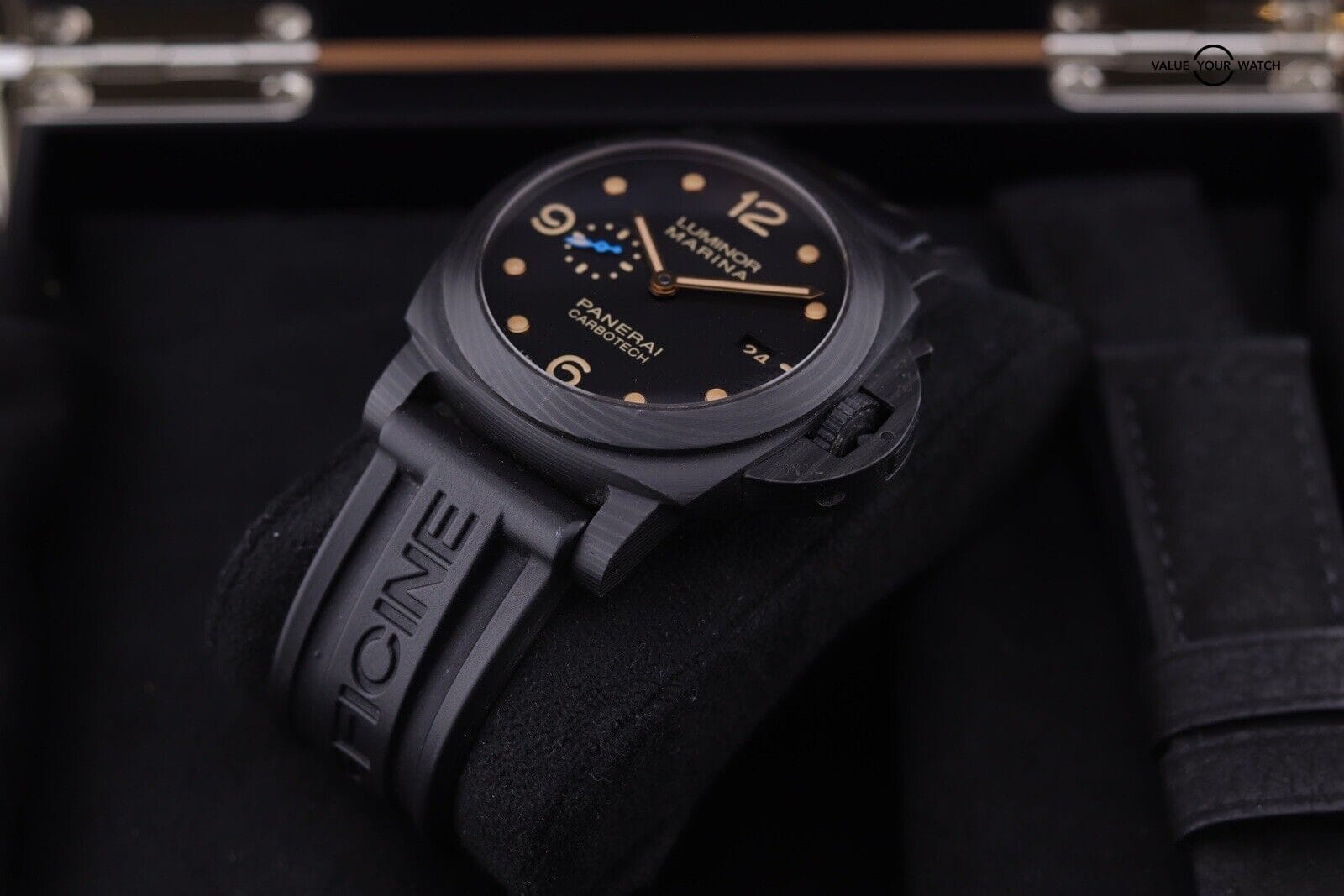 Panerai Luminor Marina Carbotech Men's Black Ceramic Watch - PAM00661 Pam661 - Image 2