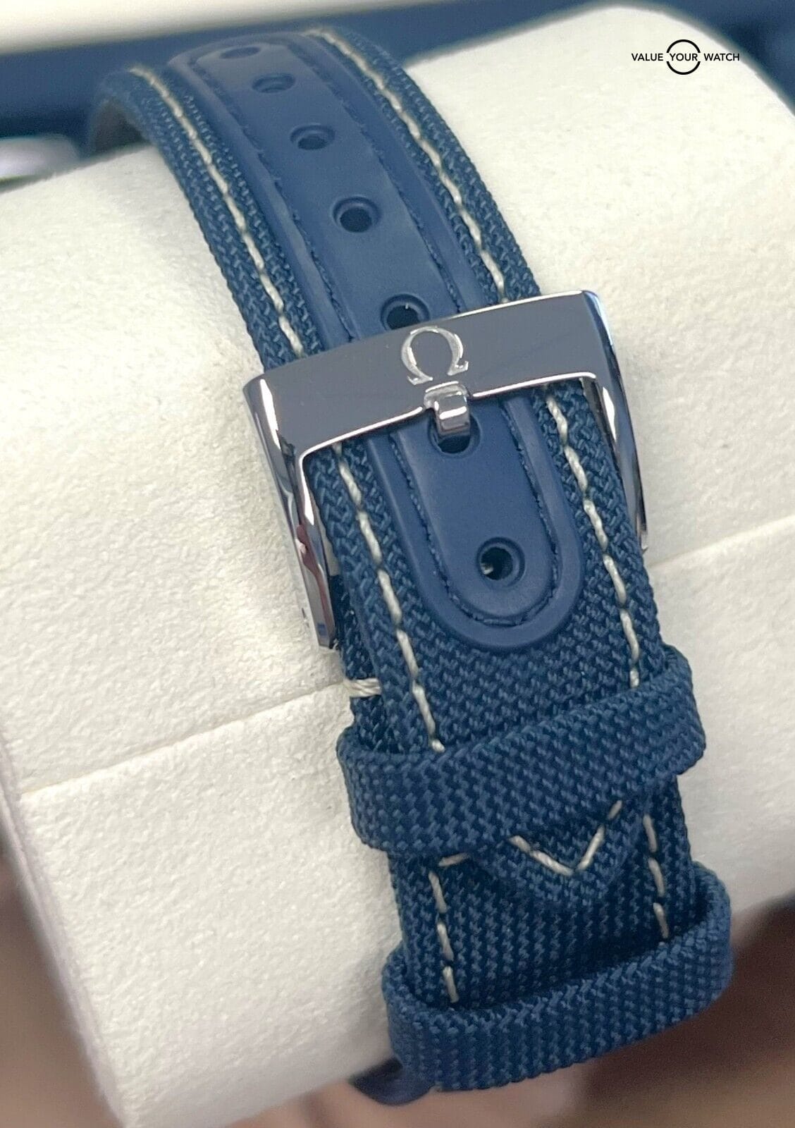 2023 Omega Speedmaster Silver Snoopy Award 50th Anniversary BOXES/PAPERS! - Image 9